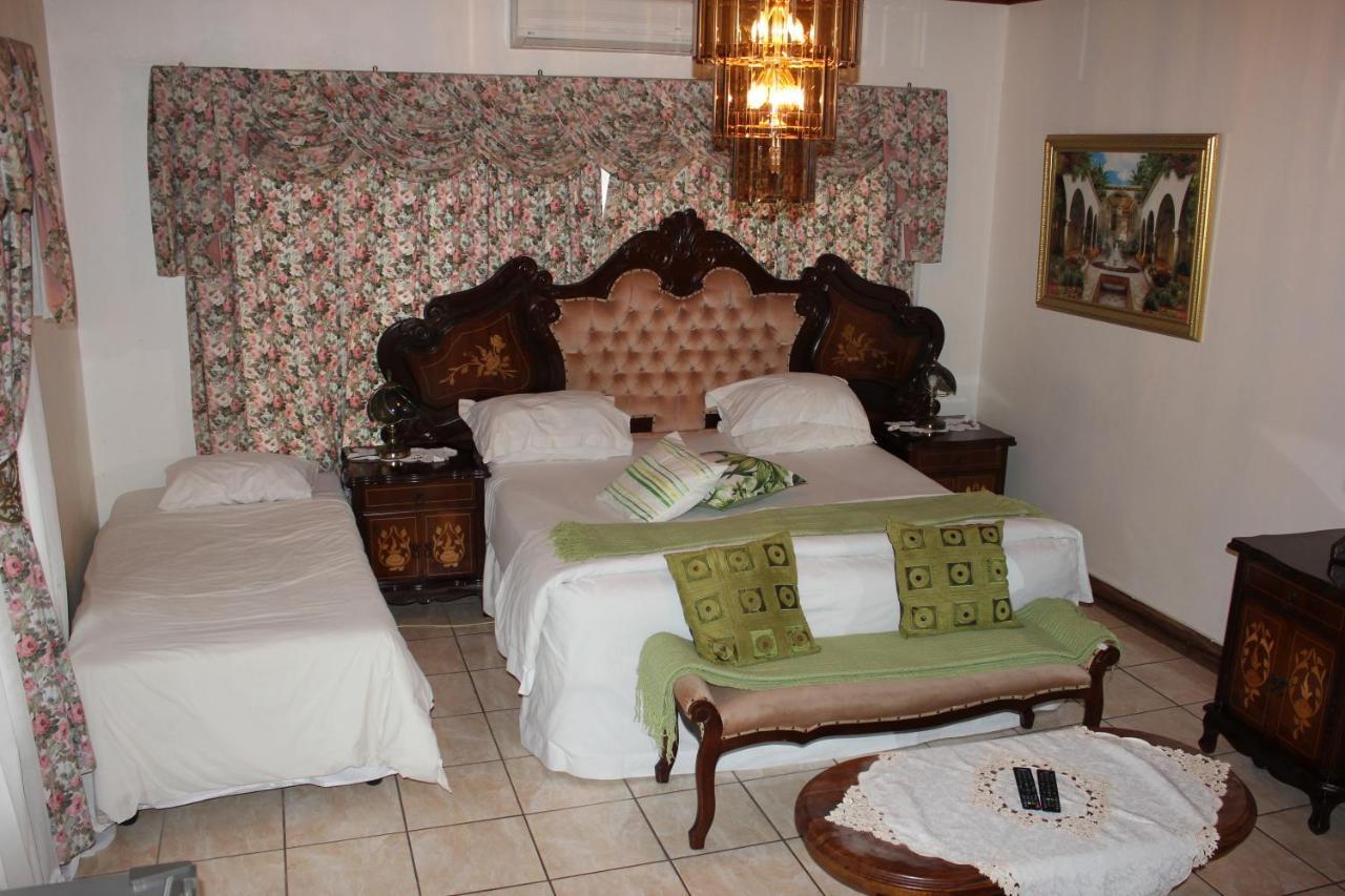 Tzaneen Guest House ภายนอก รูปภาพ
