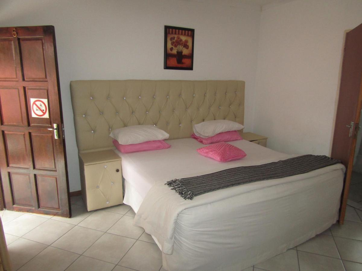 Tzaneen Guest House ภายนอก รูปภาพ