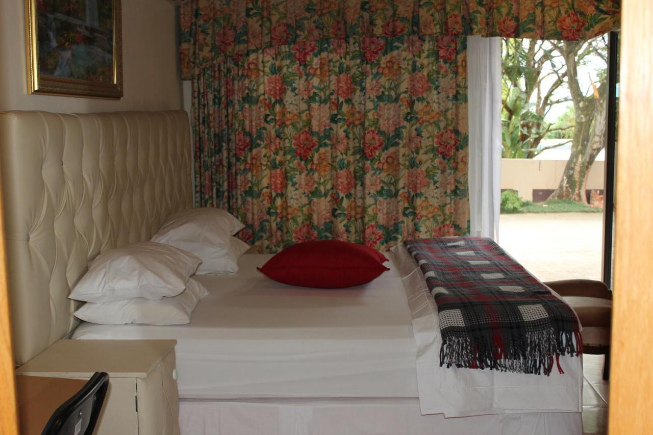 Tzaneen Guest House ภายนอก รูปภาพ