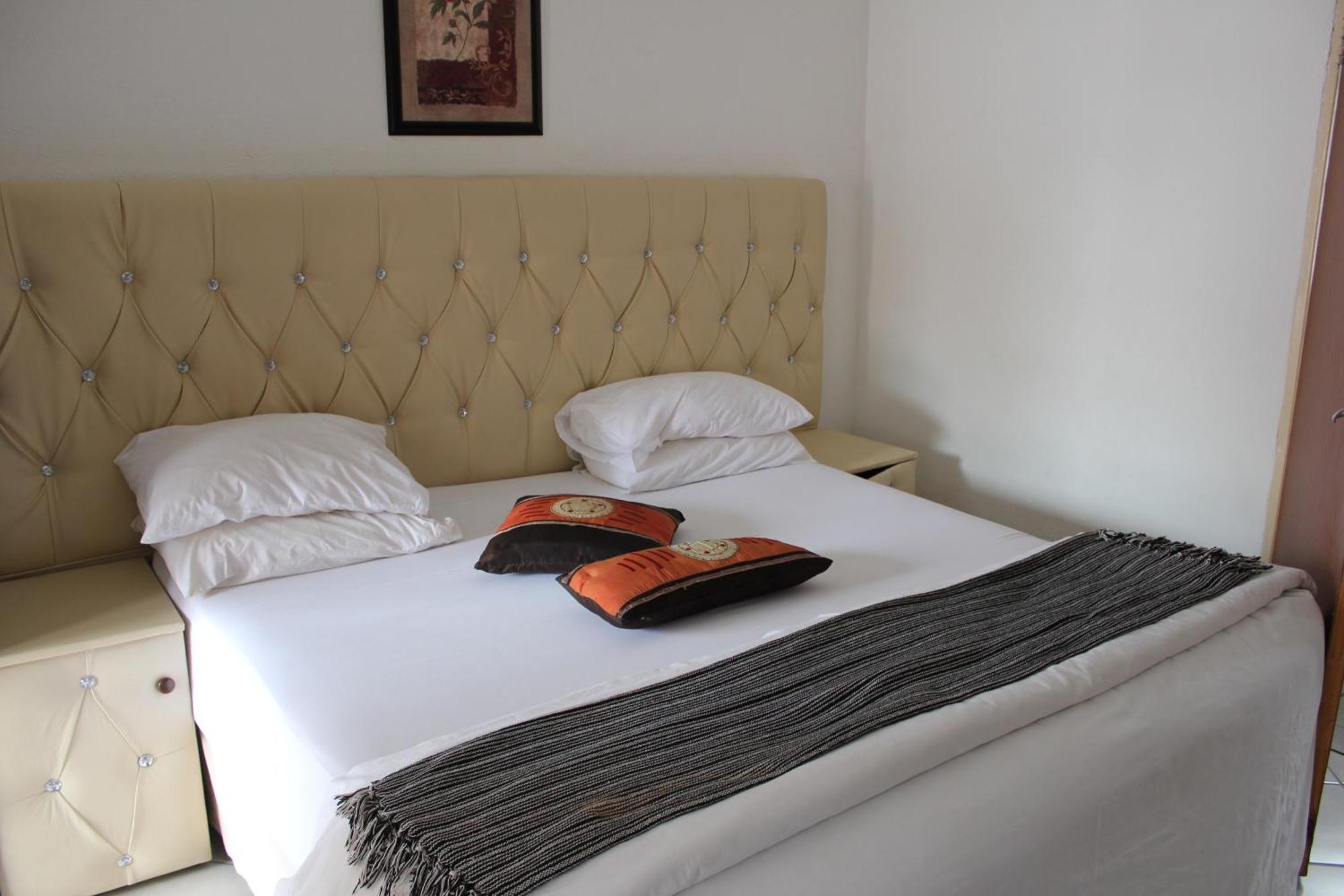 Tzaneen Guest House ภายนอก รูปภาพ