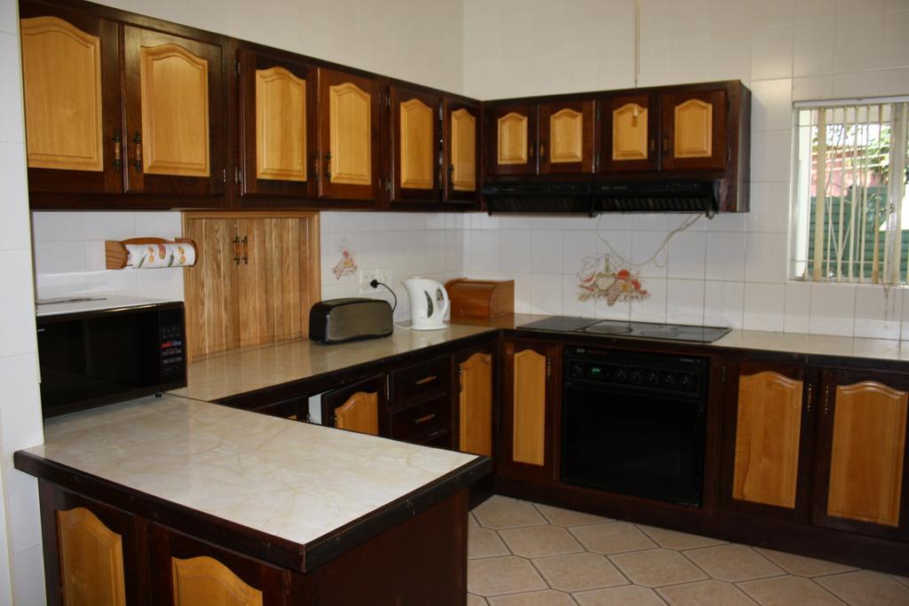 Tzaneen Guest House ภายนอก รูปภาพ